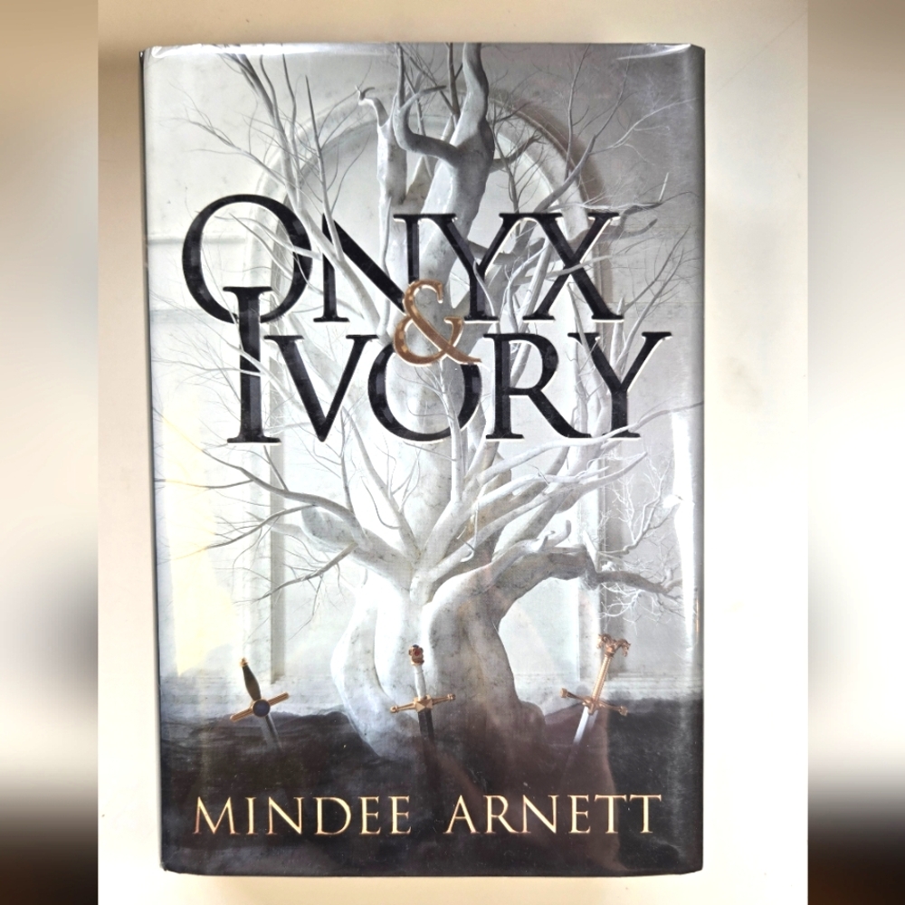 Onyx & Ivory by Mindee Arnett
